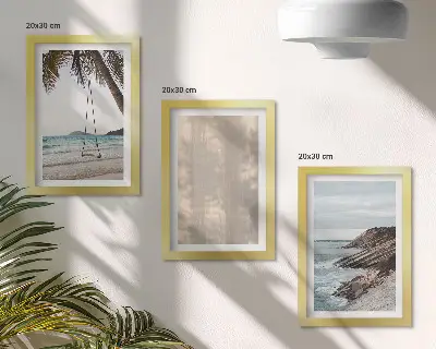Conjunto de 3 quadros decorativos com paisagens de areia e vistas para o mar de verão