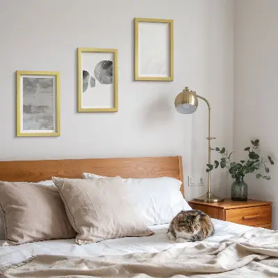 Conjunto de quadros com imagens com formas e estruturas abstratas em estilo moderno
