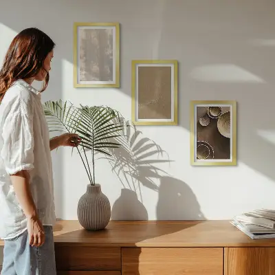 Conjunto de 3 quadros decorativos com estruturas e texturas em estilo minimalista