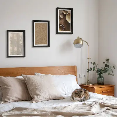 Conjunto de 3 quadros decorativos com estruturas e texturas em estilo minimalista