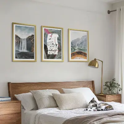 Conjunto de quadros para sala de estar com estampa de cachoeira, montanhas e barco na natureza