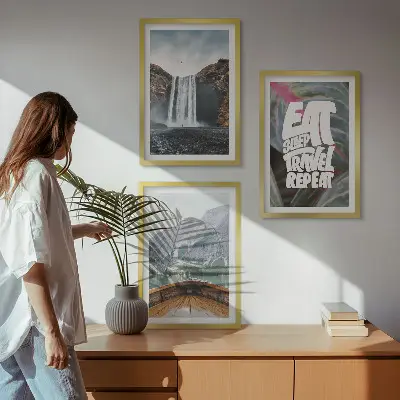 Conjunto de quadros para sala de estar com estampa de cachoeira, montanhas e barco na natureza