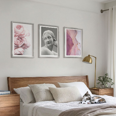Conjunto de 3 quadros com moldura Escultura abstrata de mulher com peônias