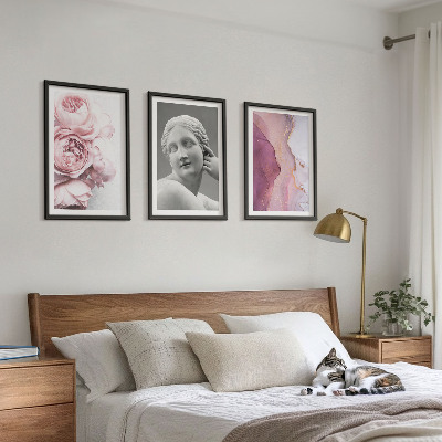 Conjunto de 3 quadros com moldura Escultura abstrata de mulher com peônias