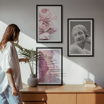 Conjunto de 3 quadros com moldura Escultura abstrata de mulher com peônias