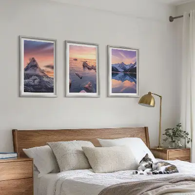 Composição de quadros moderna com paisagem de montanhas, lago e vista do oeste
