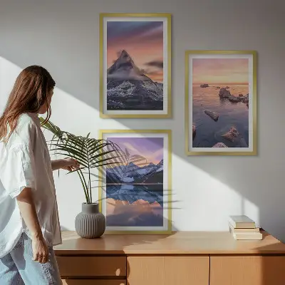 Composição de quadros moderna com paisagem de montanhas, lago e vista do oeste