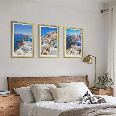 Conjunto de quadros para sala de estar com tema de arquitetura paisagística de Oia Santorini