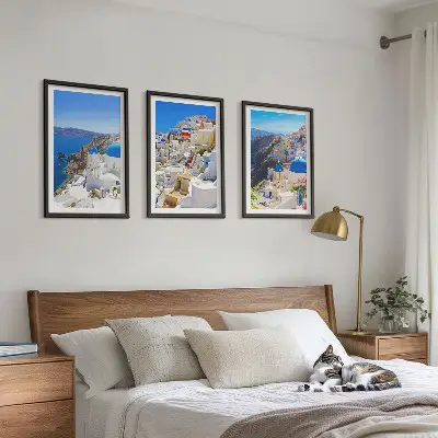 Conjunto de quadros para sala de estar com tema de arquitetura paisagística de Oia Santorini