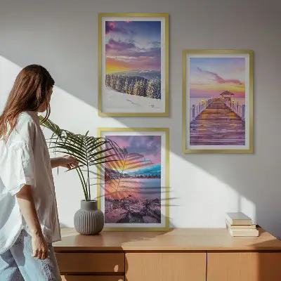 Conjunto de 3 quadros com moldura com paisagem de lago de montanha no inverno
