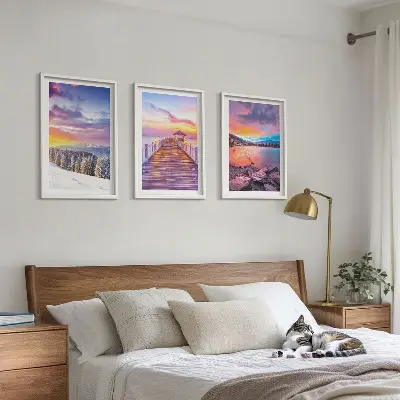 Conjunto de 3 quadros com moldura com paisagem de lago de montanha no inverno