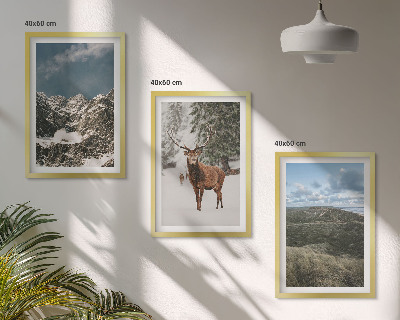Conjunto de 3 quadros com moldura paisagem de floresta de cervos-das-neves nas montanhas