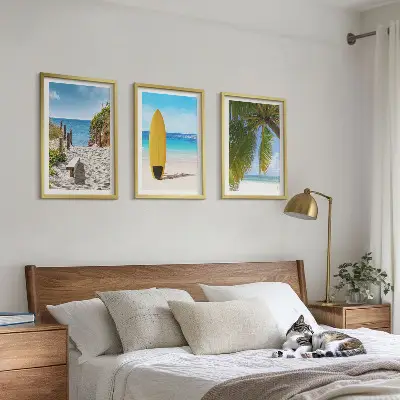 Conjunto de 3 quadros com moldura de praias de férias com ondas e palmeiras
