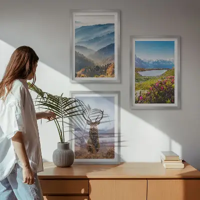 Conjunto de 3 quadros com moldura paisagem de natureza com veado, lago e montanhas