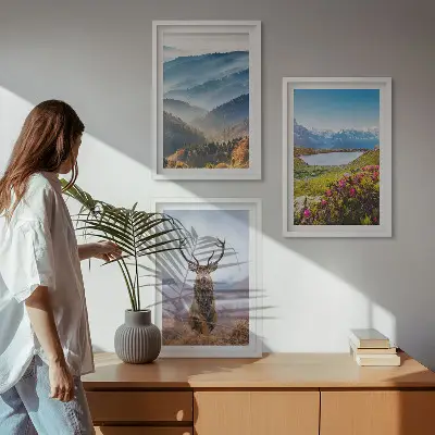 Conjunto de 3 quadros com moldura paisagem de natureza com veado, lago e montanhas