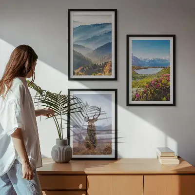 Conjunto de 3 quadros com moldura paisagem de natureza com veado, lago e montanhas