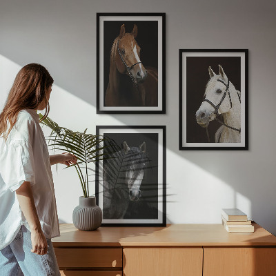 Composição de quadros moderna Retratos de cavalos em tons de pelo.