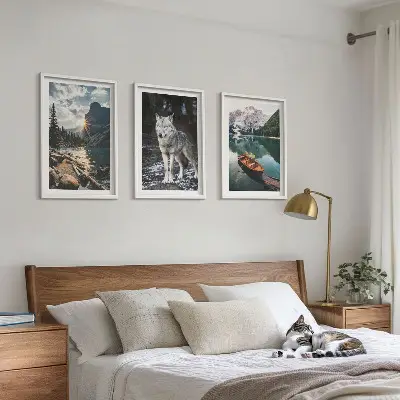 Conjunto de 3 quadros com moldura com temática de montanhas, lagos, lobos e natureza