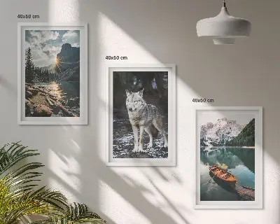 Conjunto de 3 quadros com moldura com temática de montanhas, lagos, lobos e natureza