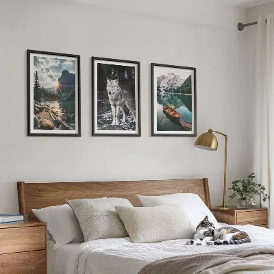 Conjunto de 3 quadros com moldura com temática de montanhas, lagos, lobos e natureza