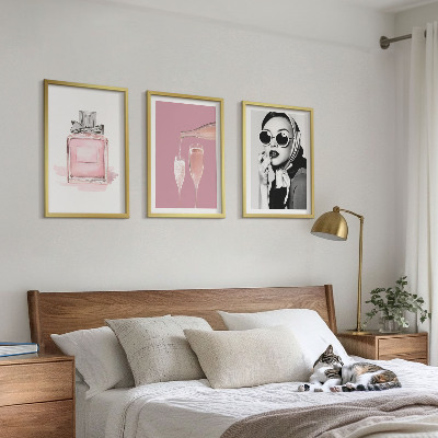 Composição de quadros moderna Acessórios rosa estilosos