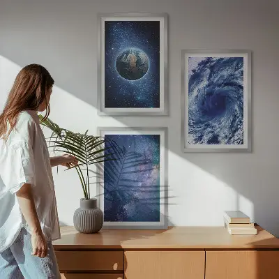 Conjunto de quadros para sala de estar com estampa de tempestade espacial e galáxia da Terra