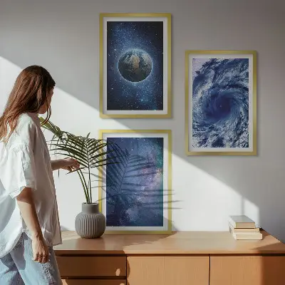 Conjunto de quadros para sala de estar com estampa de tempestade espacial e galáxia da Terra