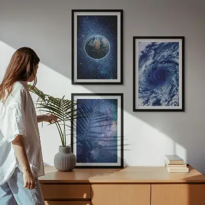 Conjunto de quadros para sala de estar com estampa de tempestade espacial e galáxia da Terra
