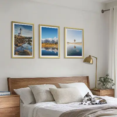Conjunto de quadros para sala de estar com vistas da natureza, farol, montanhas e balão