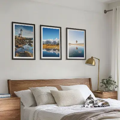 Conjunto de quadros para sala de estar com vistas da natureza, farol, montanhas e balão