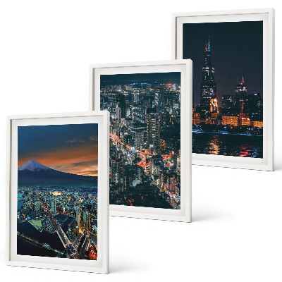 Conjunto de 3 quadros com moldura Vista da cidade a partir da montanha à noite.