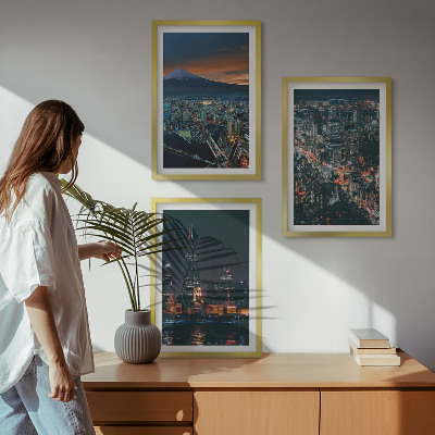 Conjunto de 3 quadros com moldura Vista da cidade a partir da montanha à noite.