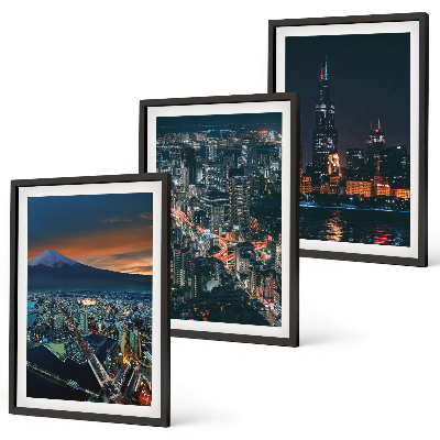 Conjunto de 3 quadros com moldura Vista da cidade a partir da montanha à noite.