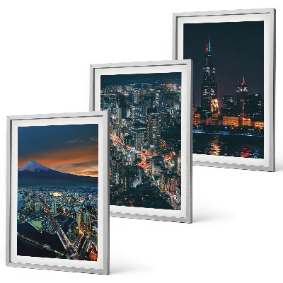 Conjunto de 3 quadros com moldura Vista da cidade a partir da montanha à noite.