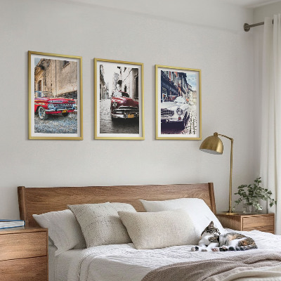Conjunto de 3 quadros com moldura Carros clássicos nas cidades