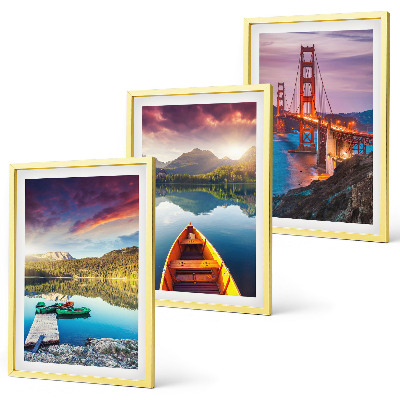 Conjunto de 3 quadros com moldura Vistas das montanhas para o lago e pontes.
