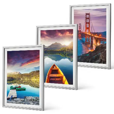 Conjunto de 3 quadros com moldura com vistas das montanhas para o lago e pontes