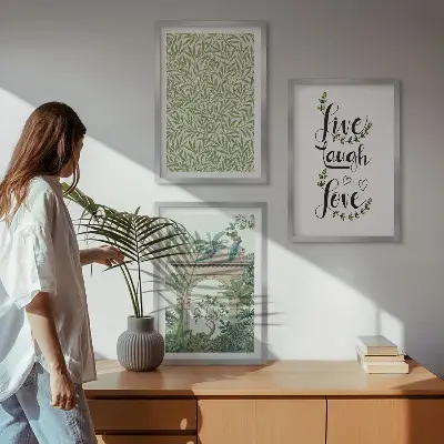 Conjunto de 3 quadros com moldura com estampas de folhas verdes de arquitetura botânica