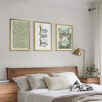 Conjunto de 3 quadros com moldura com estampas de folhas verdes de arquitetura botânica