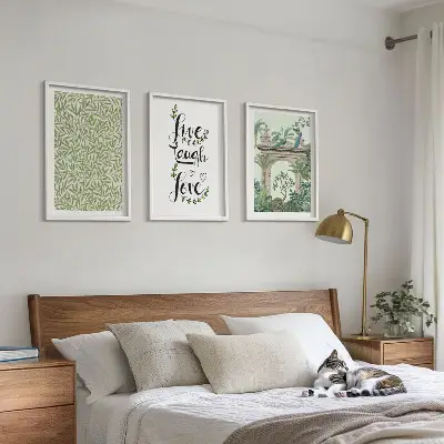 Conjunto de 3 quadros com moldura com estampas de folhas verdes de arquitetura botânica