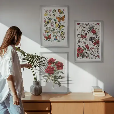 Conjunto de 3 quadros com moldura estampa de borboletas com flores e rosas vermelhas