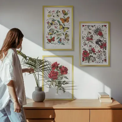 Conjunto de 3 quadros com moldura estampa de borboletas com flores e rosas vermelhas