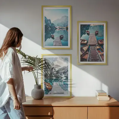 Conjunto de quadros para sala de estar com tema de píeres do lago e barcos