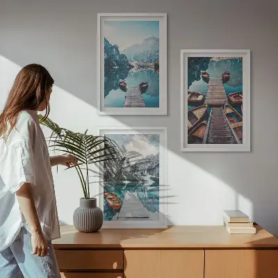 Conjunto de quadros para sala de estar com tema de píeres do lago e barcos