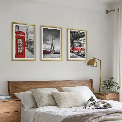 Conjunto de quadros para sala de estar com ícones do transporte de Londres e Paris