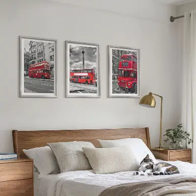 Conjunto de 3 quadros com moldura estampa de ônibus vermelhos em Londres
