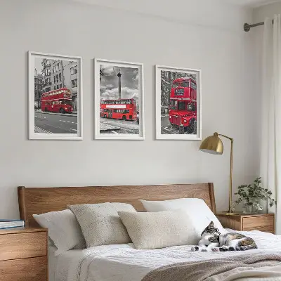 Conjunto de 3 quadros com moldura estampa de ônibus vermelhos em Londres