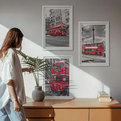 Conjunto de 3 quadros com moldura estampa de ônibus vermelhos em Londres