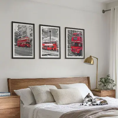 Conjunto de 3 quadros com moldura estampa de ônibus vermelhos em Londres