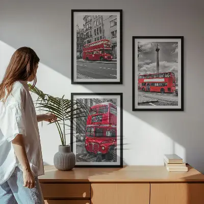 Conjunto de 3 quadros com moldura estampa de ônibus vermelhos em Londres